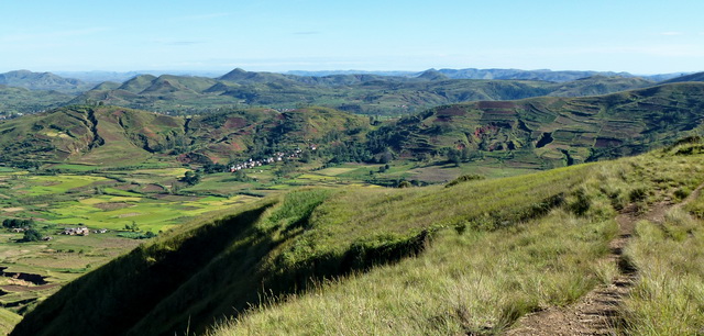 du sommet Antsahamaina le massif Ambatoharanana