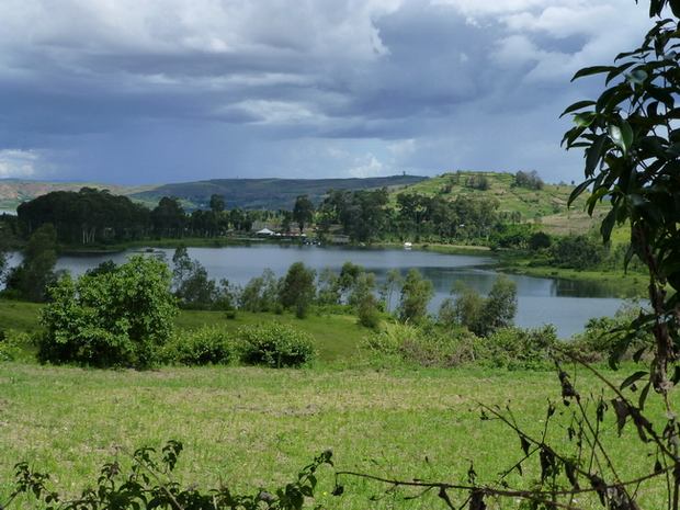 hôtel Eucalyptus et le lac mahiatrondro