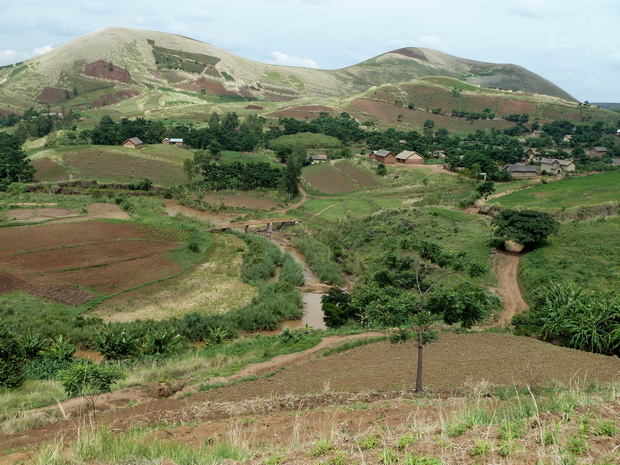 Rivière Kitombolo village de Ambiatibe
