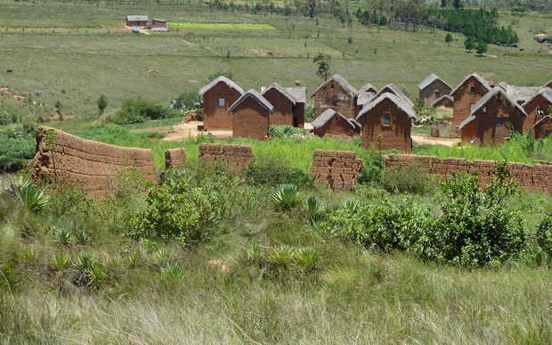 Village ceinturé par le tamboho