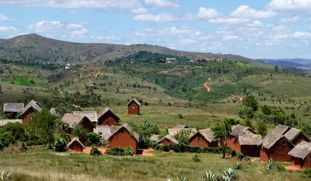 Village de Talakimaso, le sommet boisé le village d' Antsahafilo