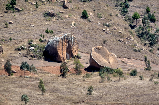 au pied du massif Ambatonandriana