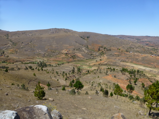 Vallée Ambohiborosy le massif Ambatoentanina