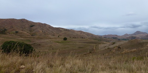 massif Antsahamaina vue sur Tsinjovary