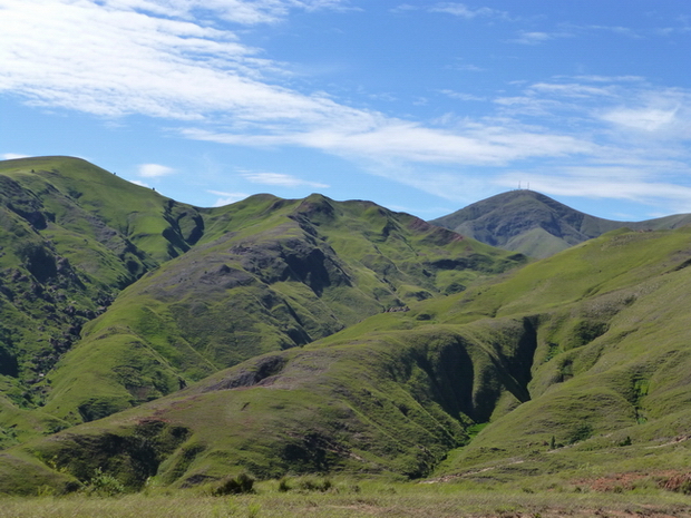 Sentier pédestre massif dentelé du Mahakiringy