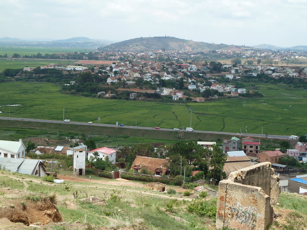 route communale, route digue puis rive gauche du canal direction Andranoro et Ambohitrimanjaka