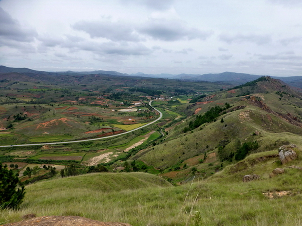 sentier à pied Massif Ambatomizaza