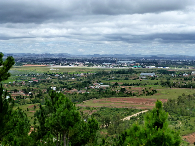 Départ après le visite de Crocfarm direction Le Rova Ambohimanoro : Aéroport Antananarivo