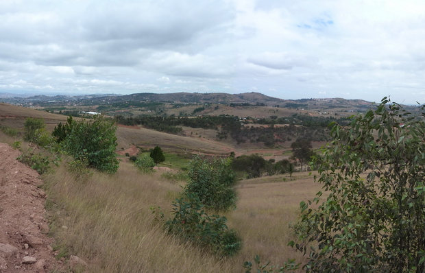 Ambohibe: du sommet du massif d' Ambohitrakanja