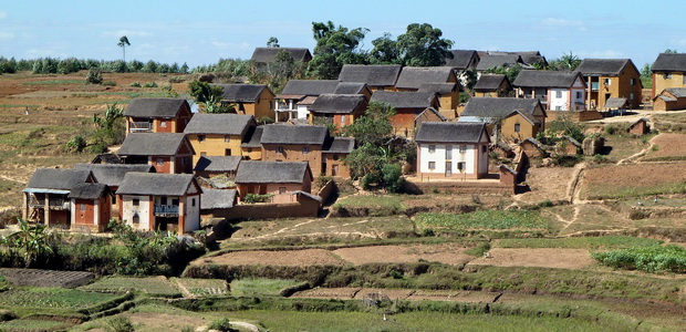 village d' Ambohimanjaka, les maisons aux couleurs chaudes