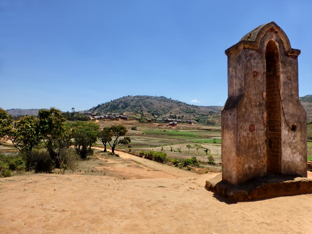 clocher Ankadivoribe, Massif Ambohitrangano cité fortifiée