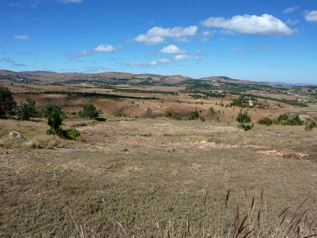 Massif Ambohitsoa, Ambohibola et Ambohitrikanjaka berceau des tombeaux imerina 