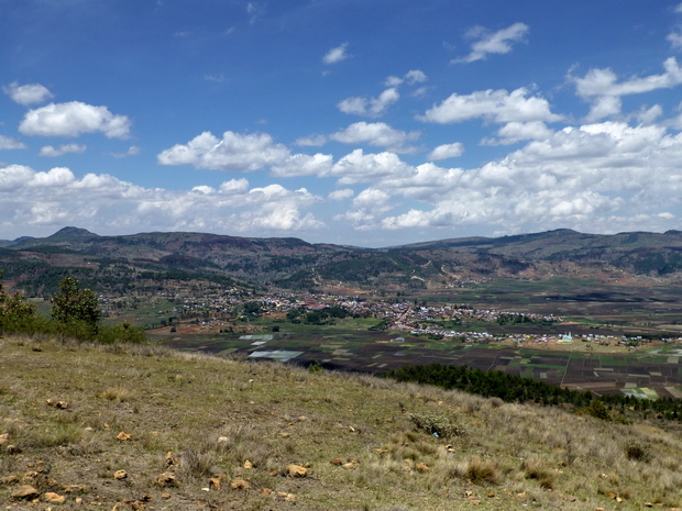 du sommet massif Tapoketsa plaine de Faratsiho