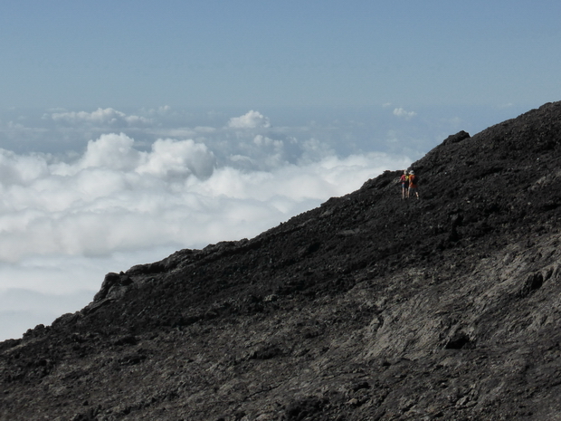 la tête dans les nuages