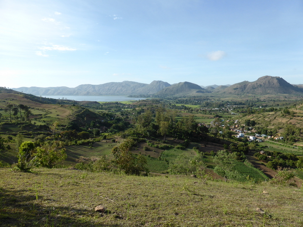 le village Sahapetraka et la source Masinandriana