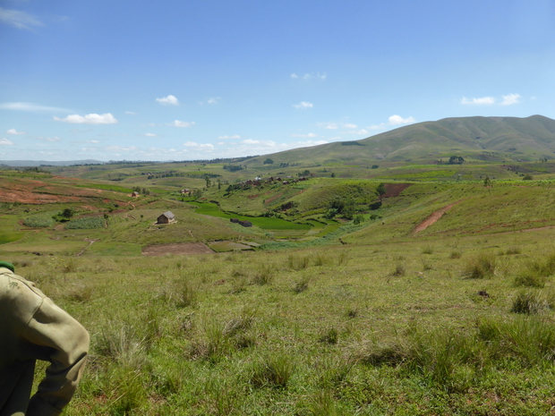 village Marohery à l'horizon le Ambohimiangara