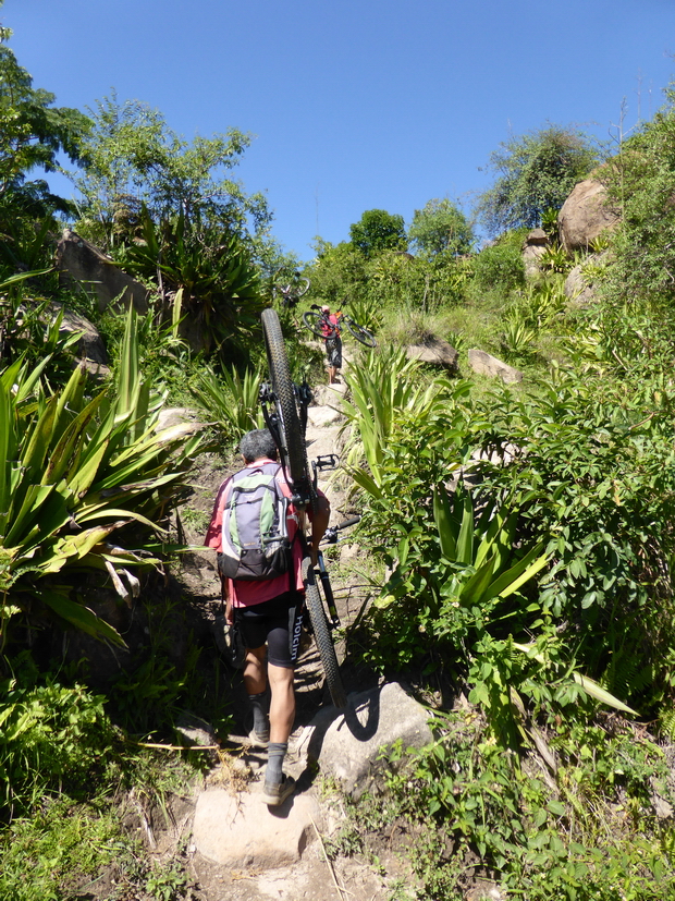 montée au tombeau de Andriambahoakafovoanitany