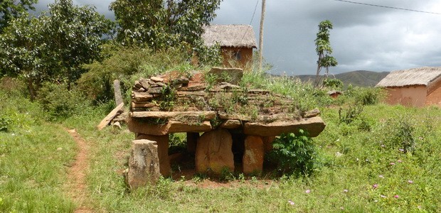 tombeau Ampasamanatongotra