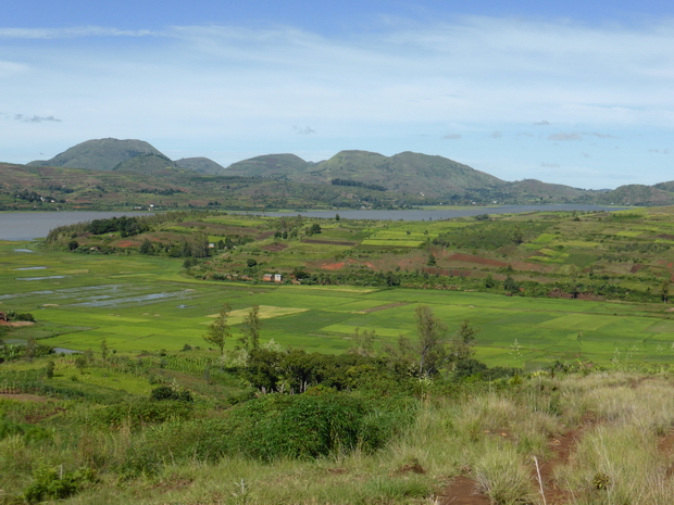 village Tarazo lac Ampefy