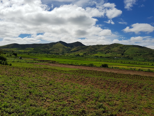 massif Antsahamaina 1504 m