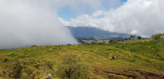 les nuages remontent dans la plaine