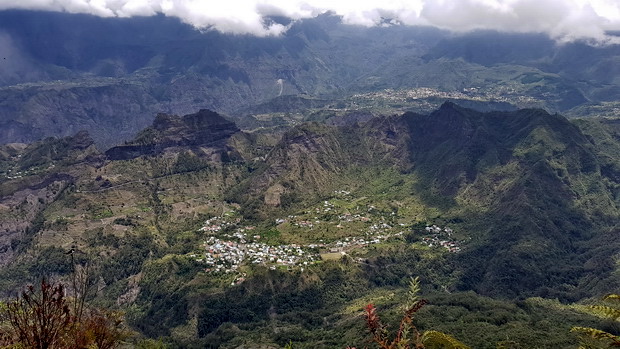 du sommet du Dimitile le cirque de Cilaos